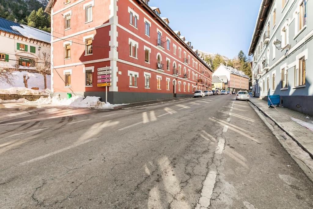 Espectacular Apartamento Reformado En Edificio Historico, Con Wifi Canfranc Exterior foto