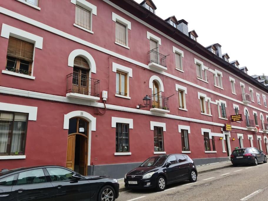 Espectacular Apartamento Reformado En Edificio Historico, Con Wifi Canfranc Exterior foto
